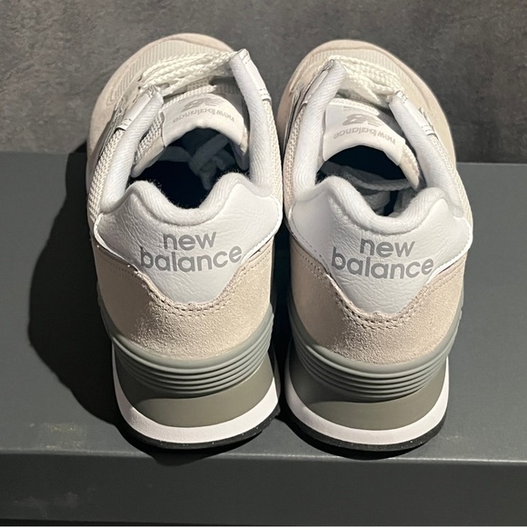New Balance Women’s Sneakers 574 White Size 6.5 US - Picture 7 of 10